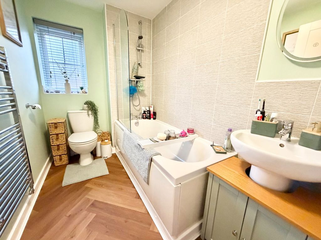 Property photo 3 of 24