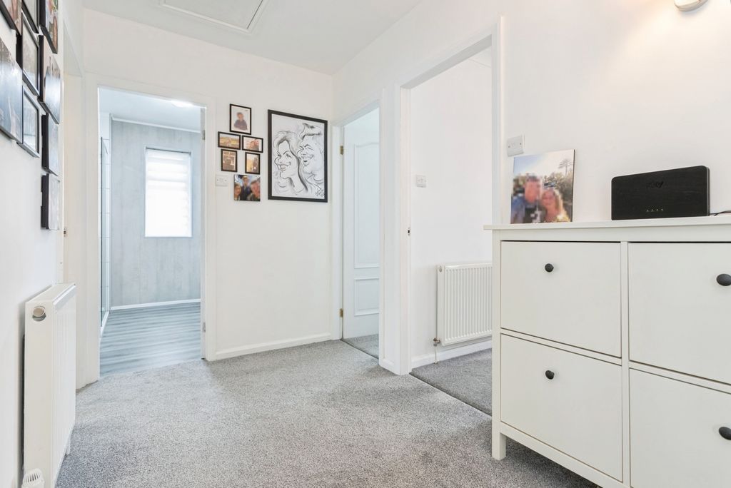 Property photo 3 of 17 Photo