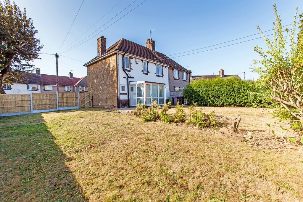 Property photo 2 of 20