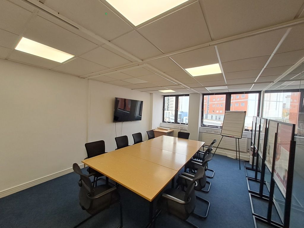 Property photo 3 of 8 Photo 6