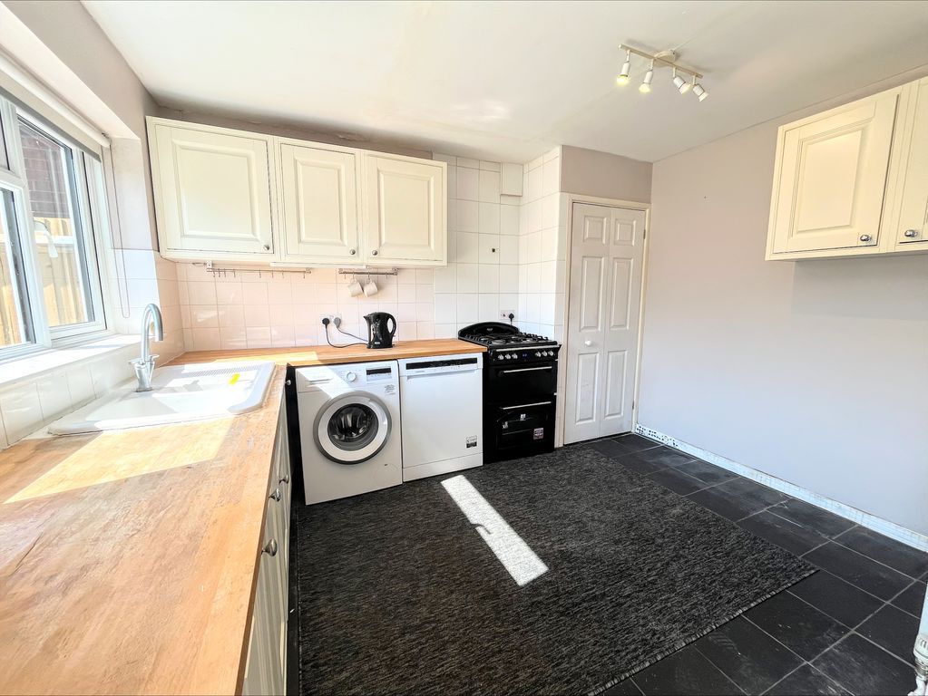 Property photo 3 of 11 Photo 6