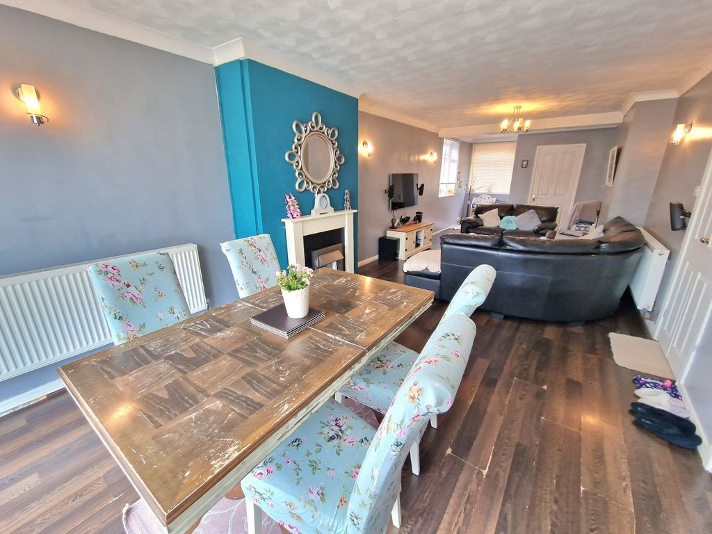 Property photo 2 of 10 Lounge/Diner