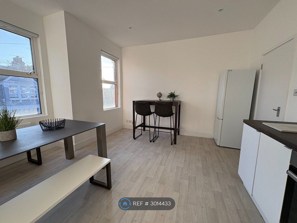 Property photo 3 of 12 Kitchen/Diner
