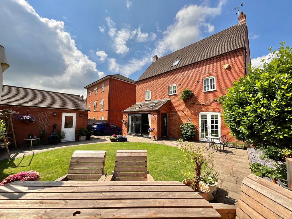 Property photo 2 of 24