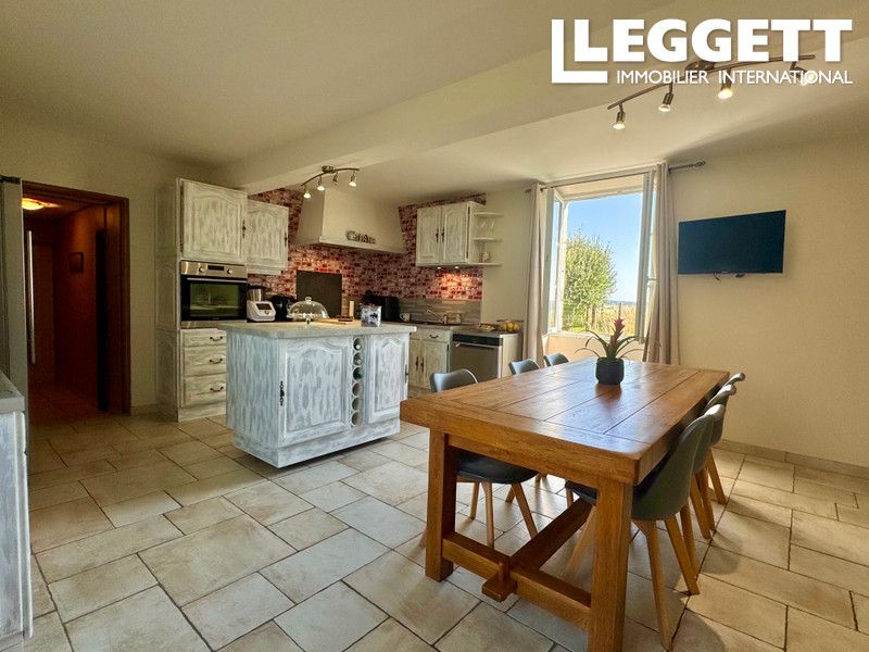 Property photo 3 of 10