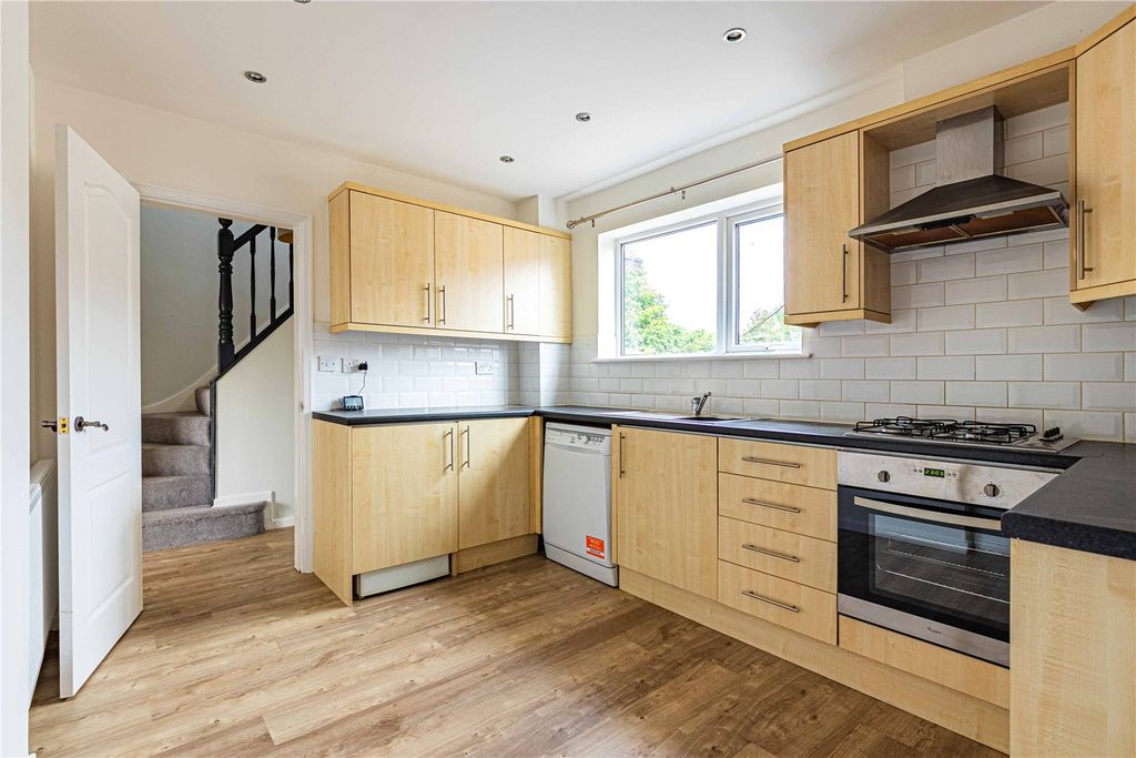 Property photo 2 of 11 Picture No. 12