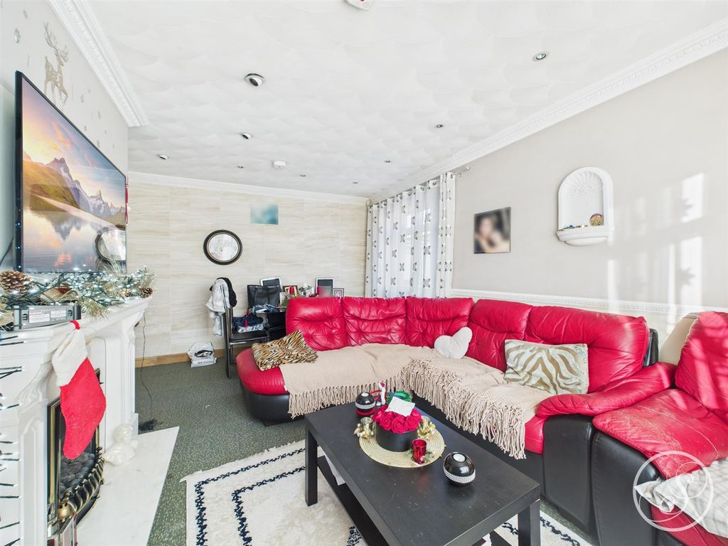 Property photo 3 of 13 Lounge/Diner