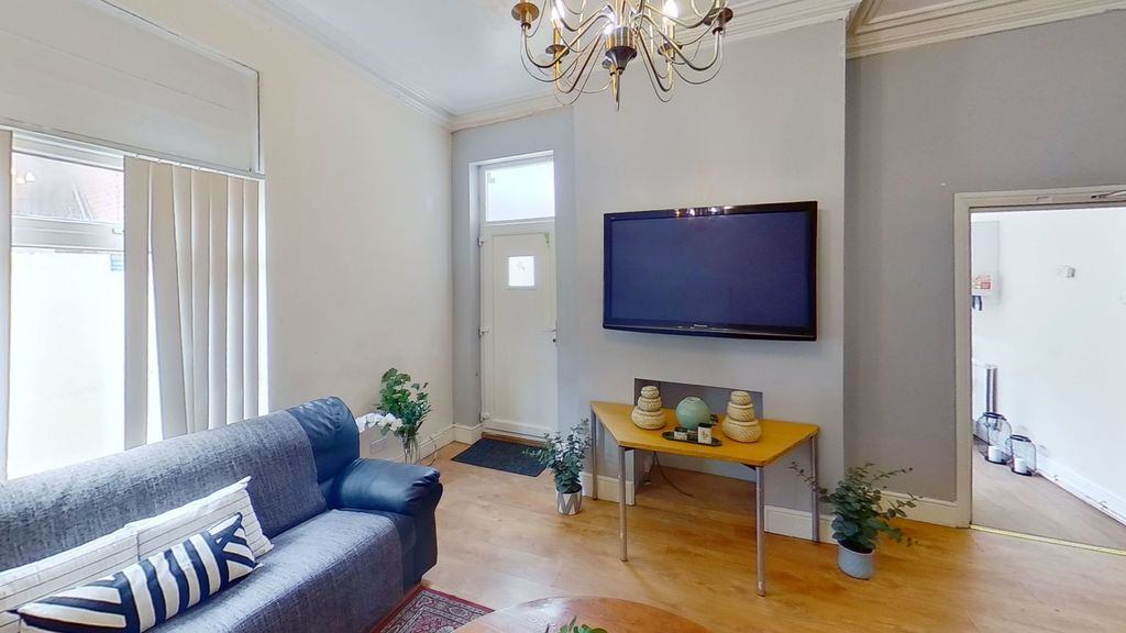 Property photo 3 of 15 Living Room