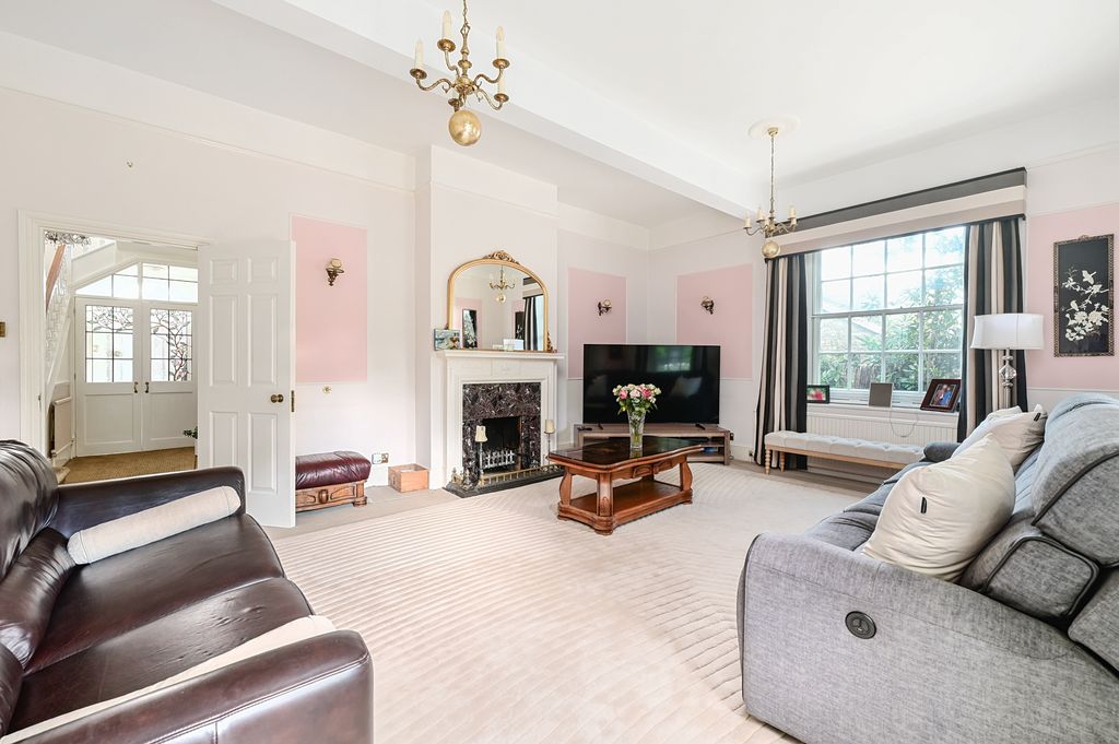 Property photo 2 of 16 Freshwood House (7)