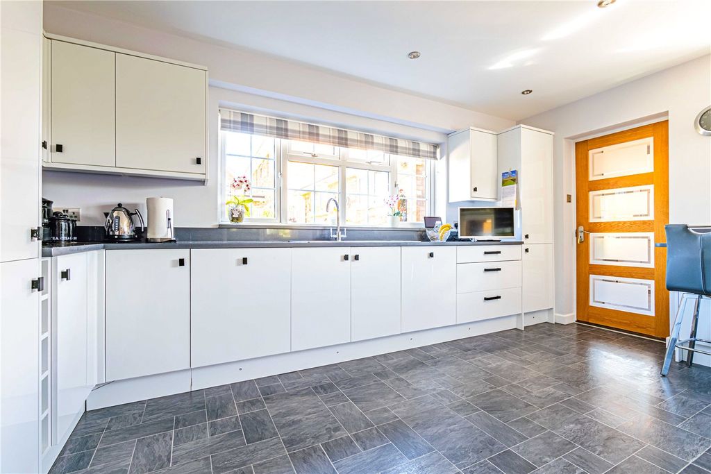 Property photo 2 of 23 Picture No. 47