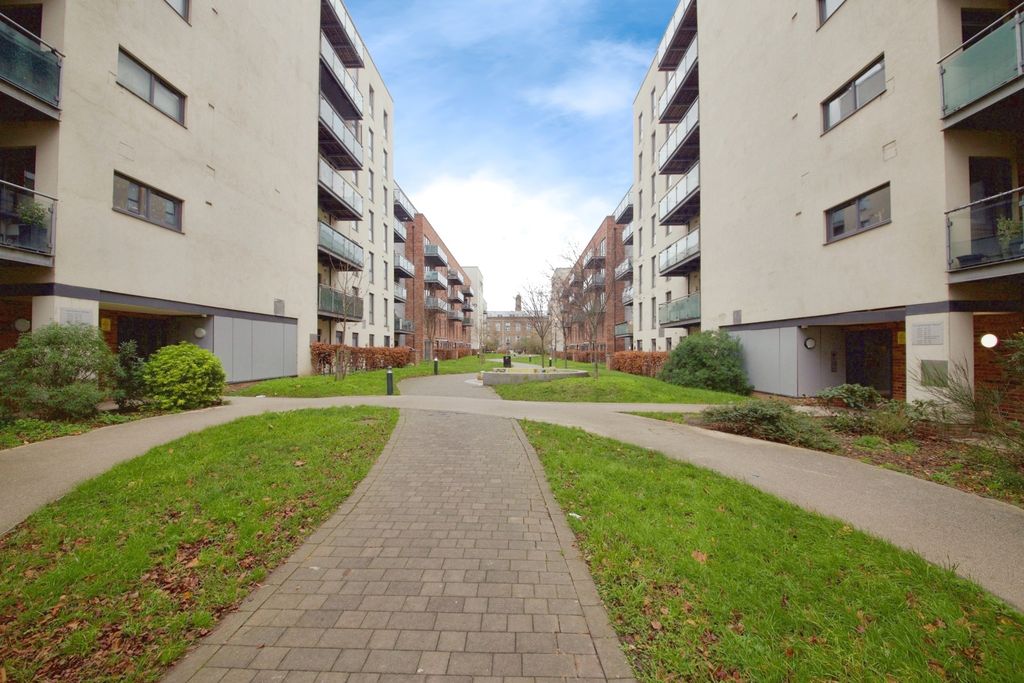 Property photo 1 of 16 Pbox-Img.Jpg