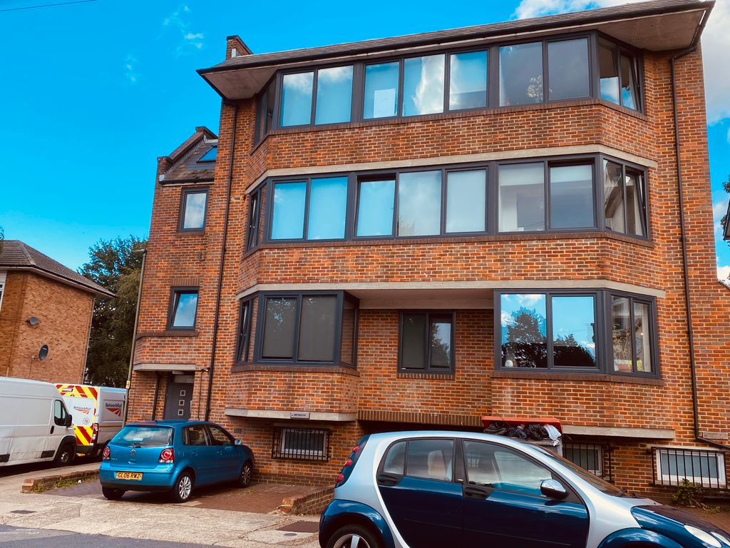 Property photo 2 of 10