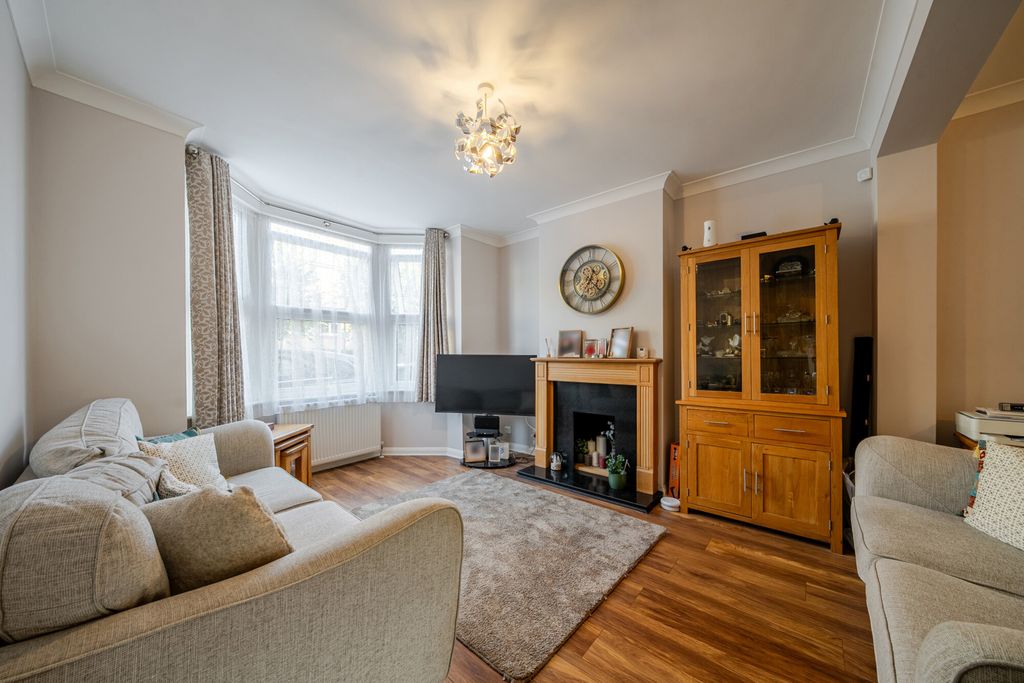 Property photo 2 of 20 1527528-18-6Abd32...