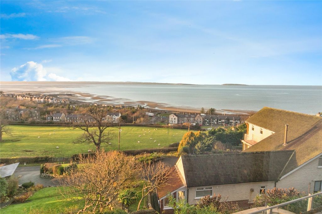 Property photo 2 of 32 Picture No. 23