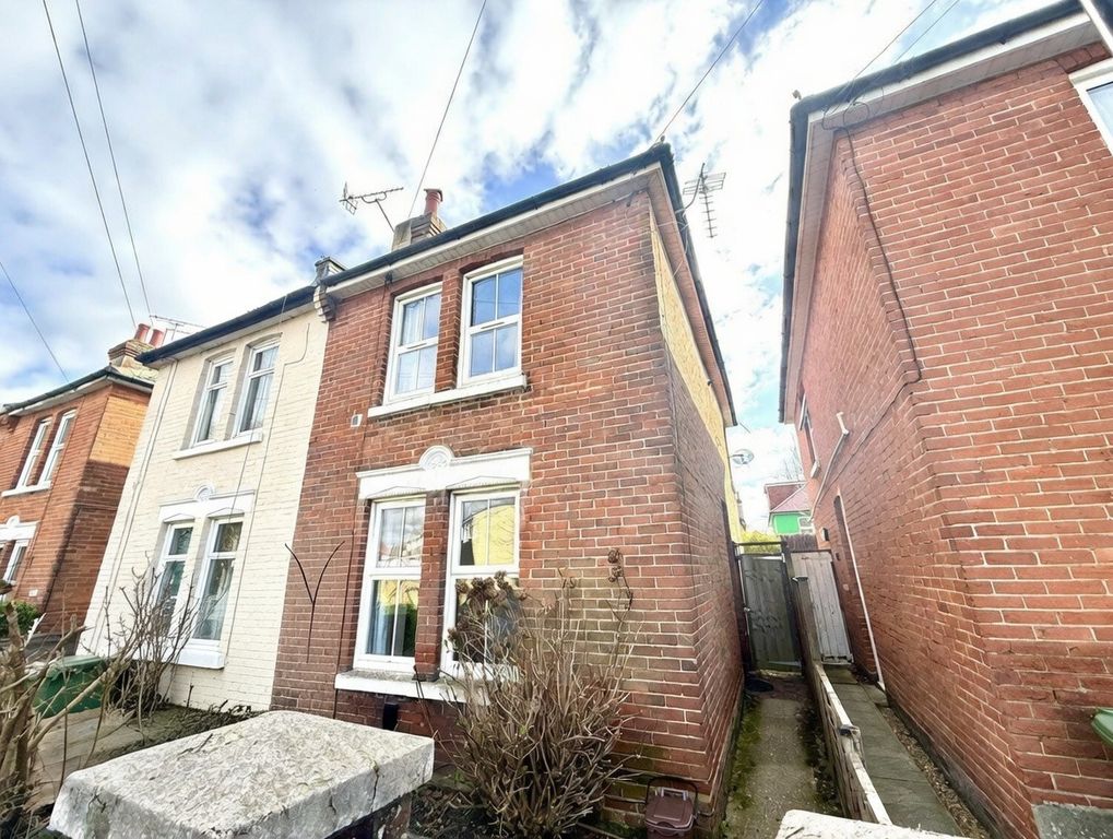 Property photo 1 of 8