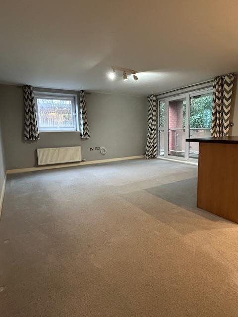 Property photo 2 of 15 Lounge