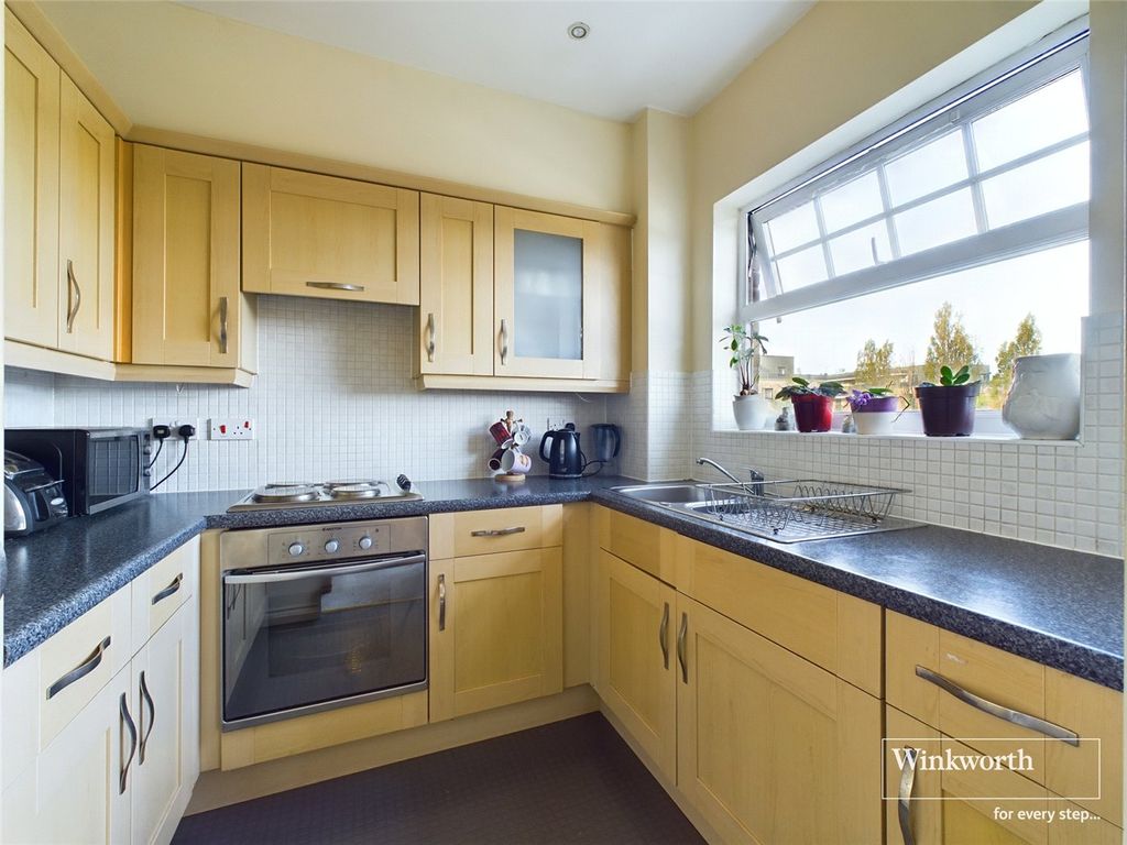 Property photo 1 of 8 Kitchen