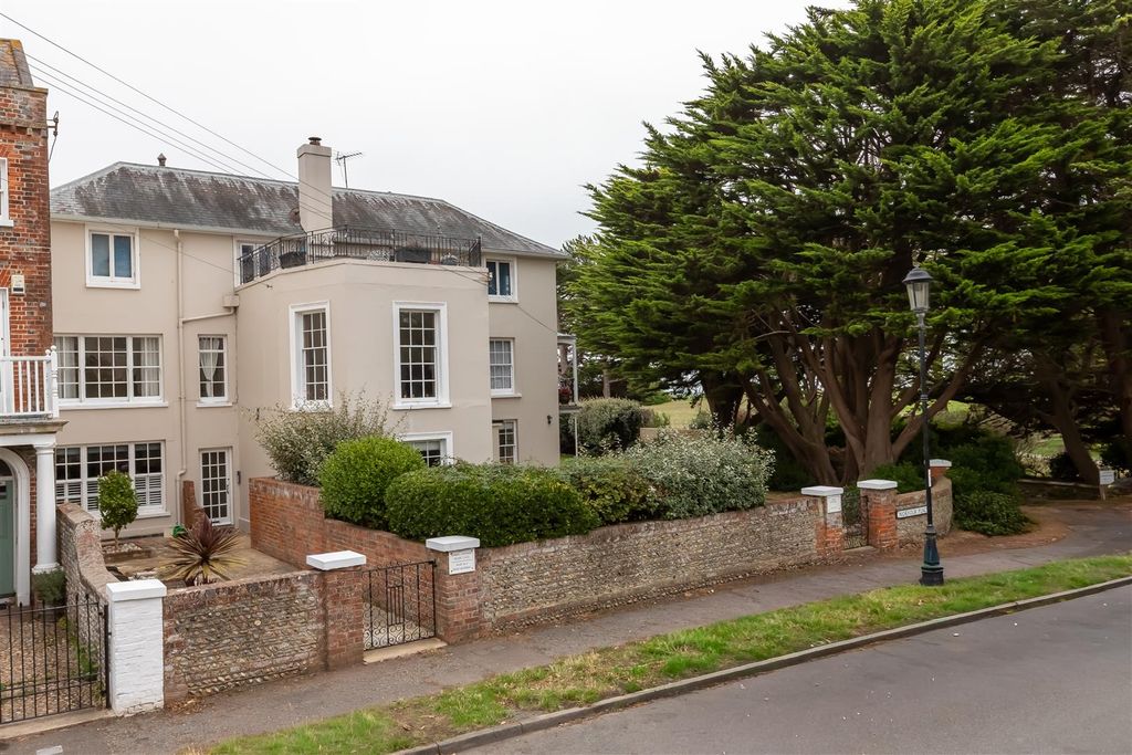Property photo 1 of 19 Surrey Cottages_19.Jpg