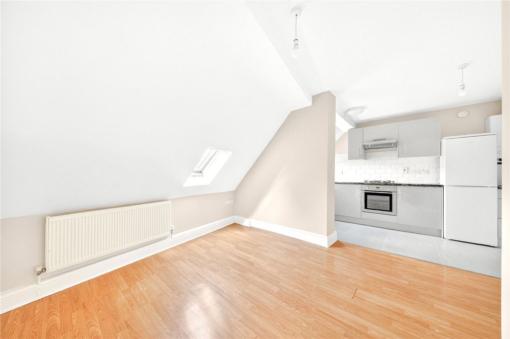 Property photo 2 of 13 Picture No. 14