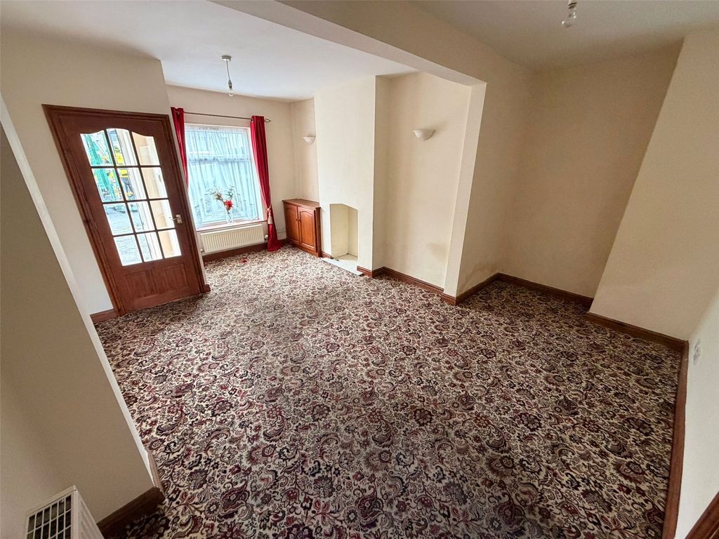 Property photo 3 of 19 Picture No. 16