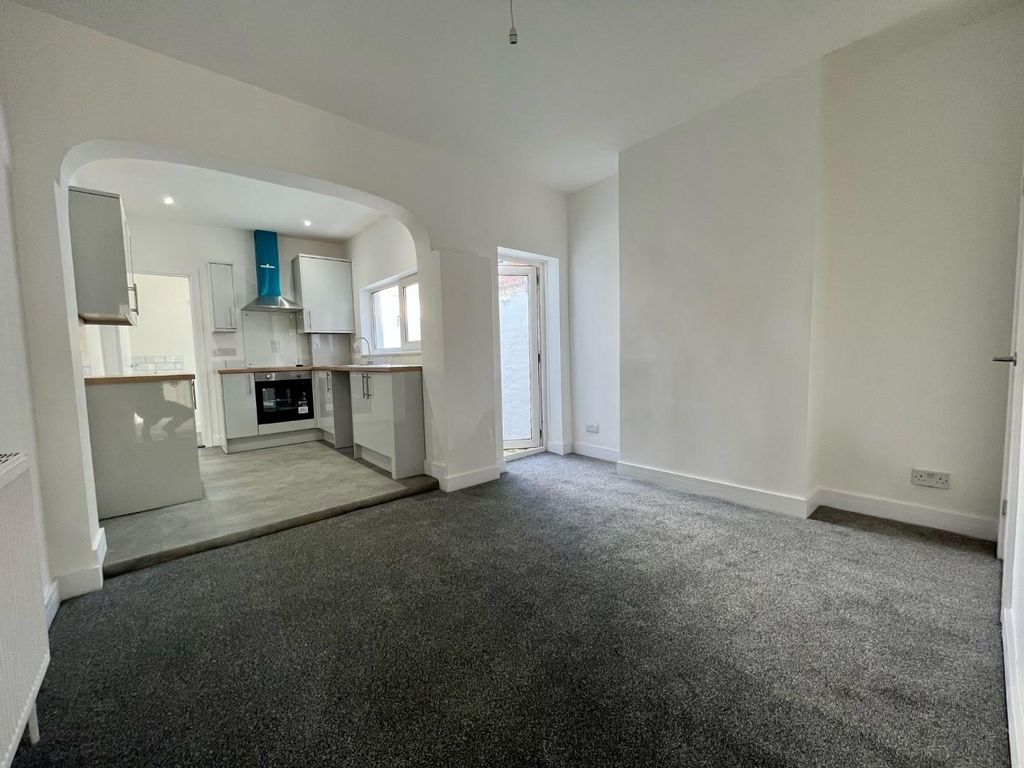 Property photo 3 of 12 4.Jpg