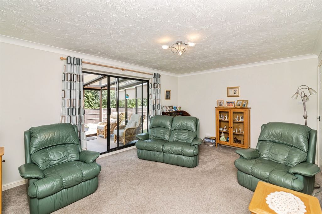 Property photo 2 of 18