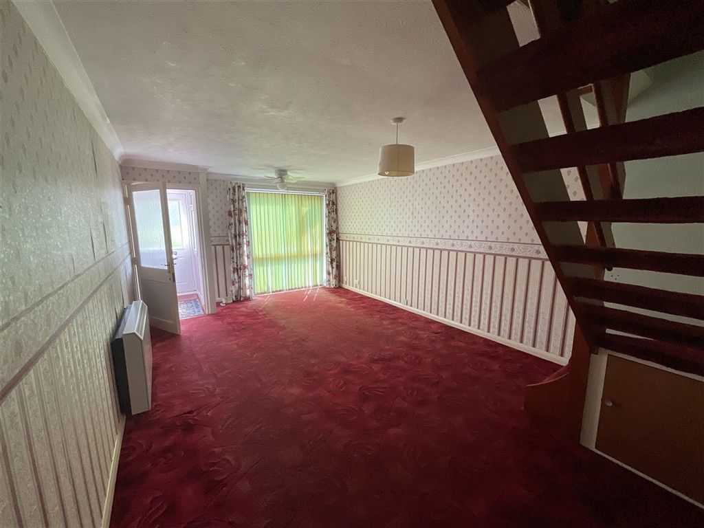 Property photo 2 of 7 Lounge