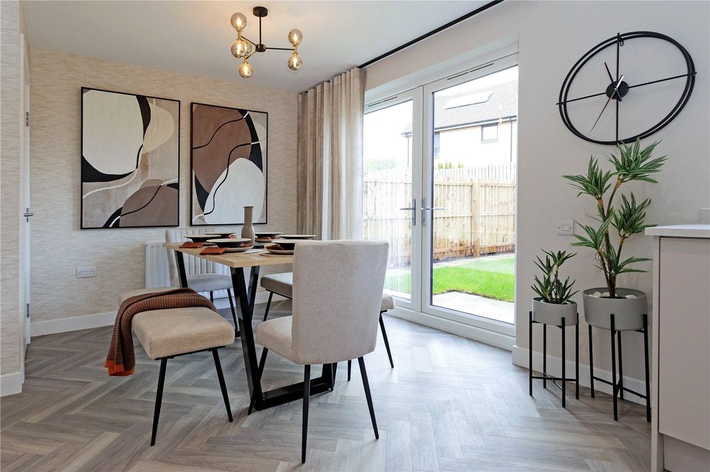 Property photo 2 of 12 Picture No. 11