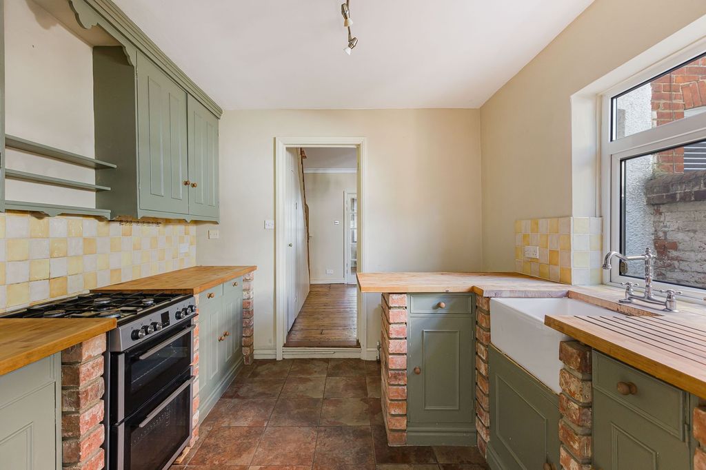 Property photo 2 of 16