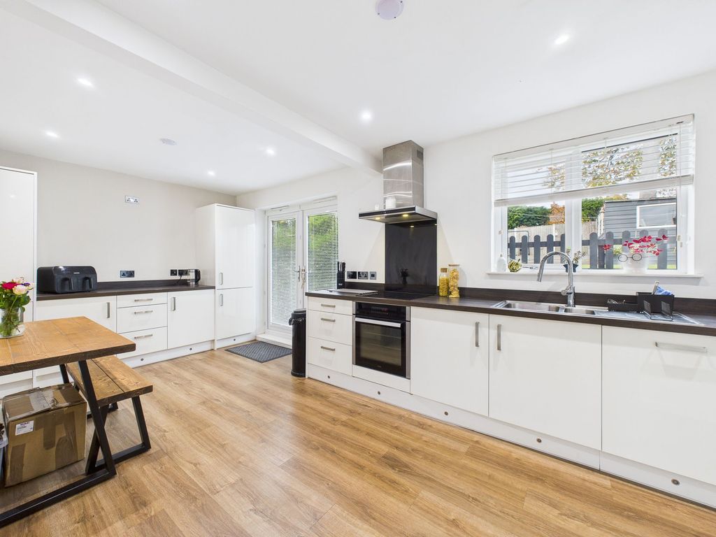 Property photo 3 of 16 Dining Kitchen
