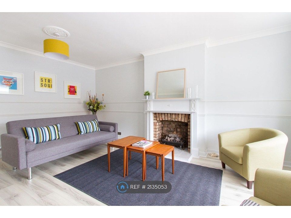 Property photo 3 of 16 Sitting Room