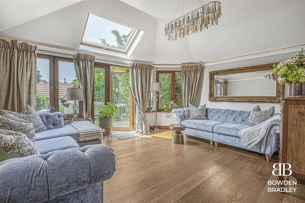 Property photo 2 of 23 Living Room