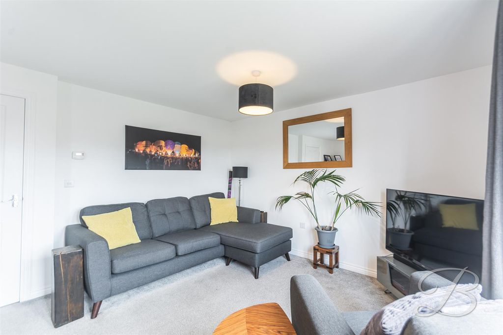 Property photo 2 of 32 8.Jpg