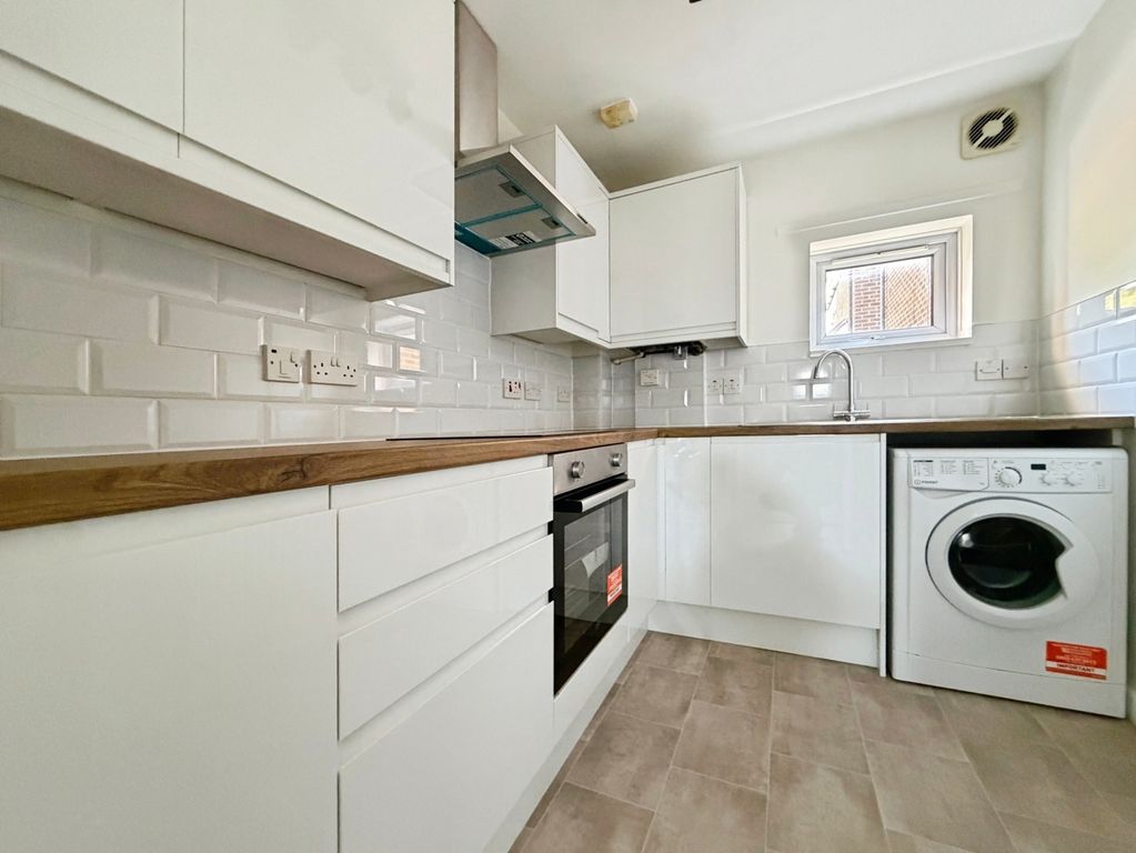 Property photo 2 of 6 Pbox-Img.Jpg