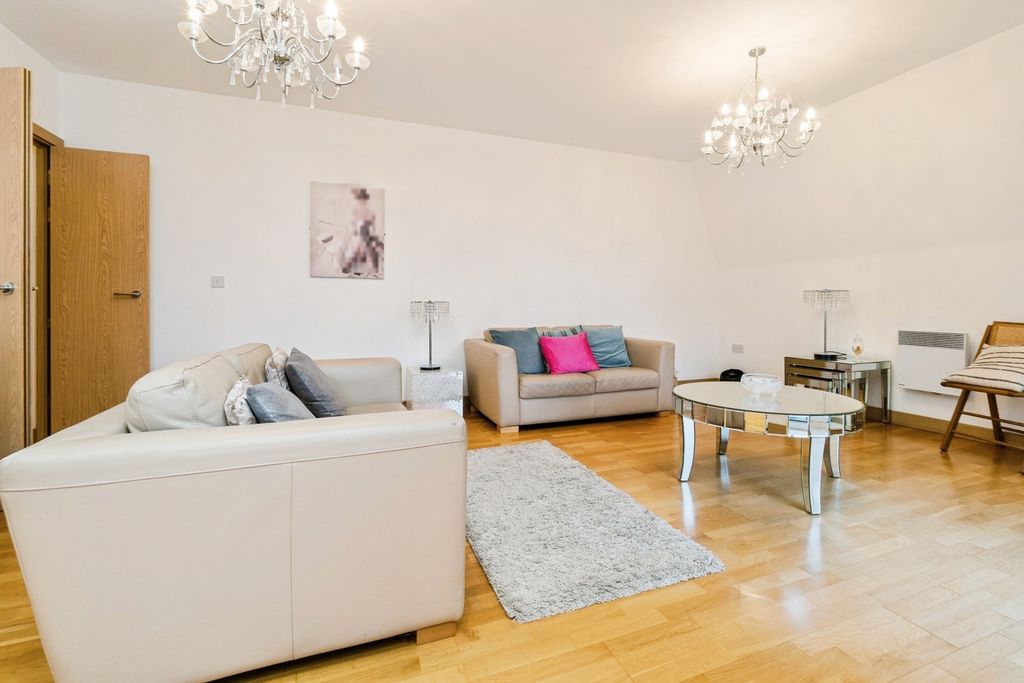 Property photo 2 of 16 Photo