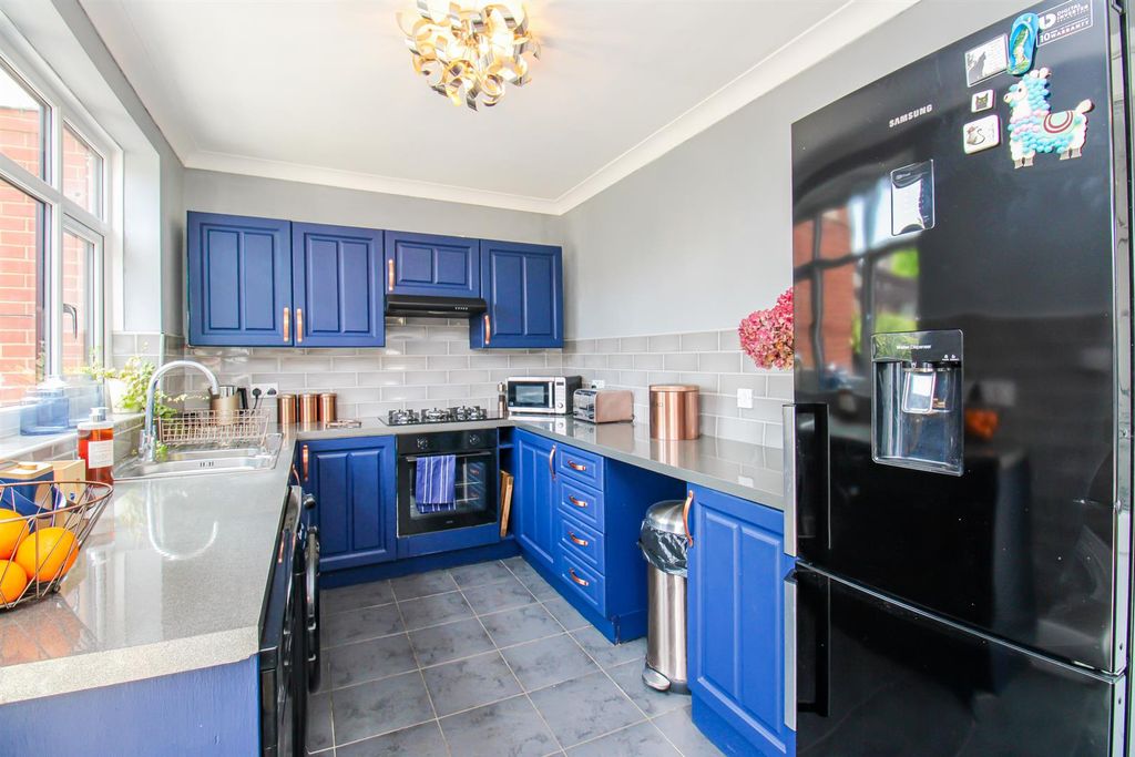 Property photo 3 of 13