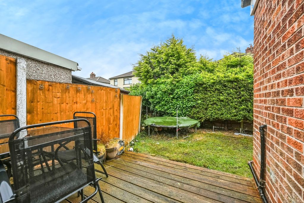 Property photo 2 of 16 Photo