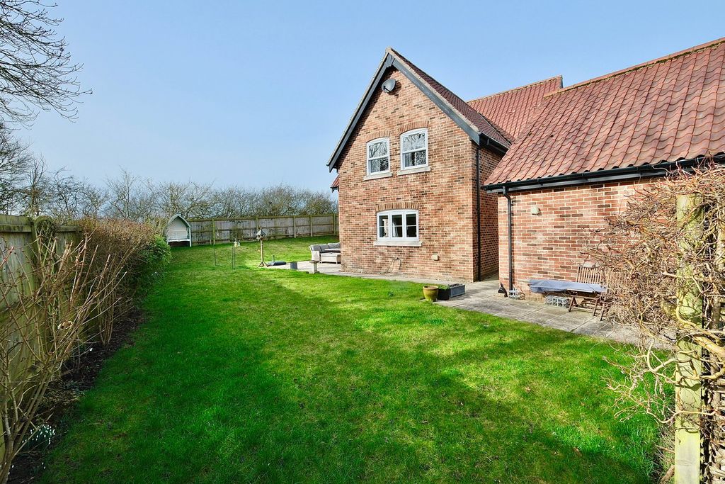 Property photo 3 of 21