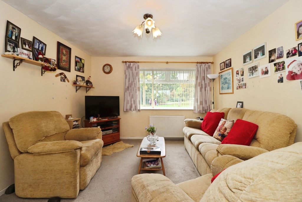 Property photo 2 of 19 Photo