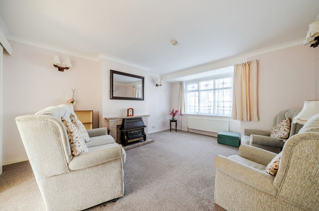 Property photo 2 of 14 1403313-2-696F70A...