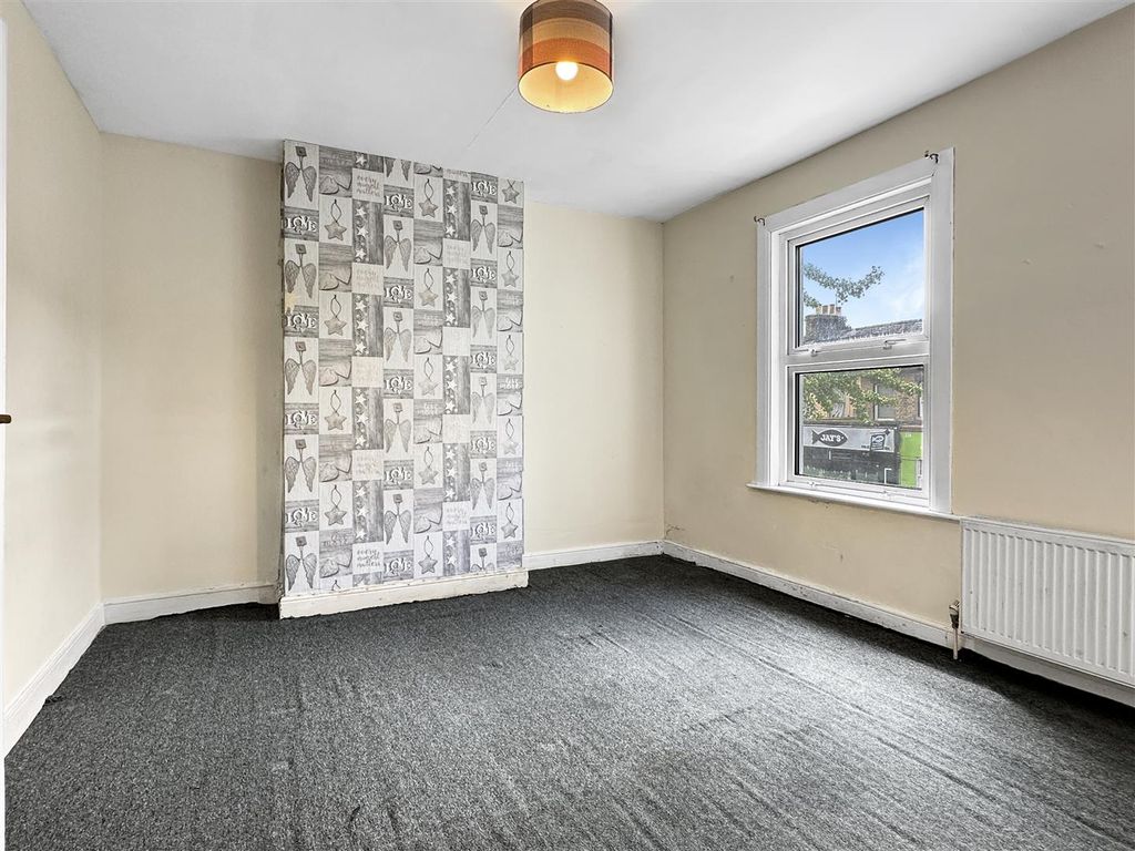 Property photo 2 of 11 Img (12).Jpg