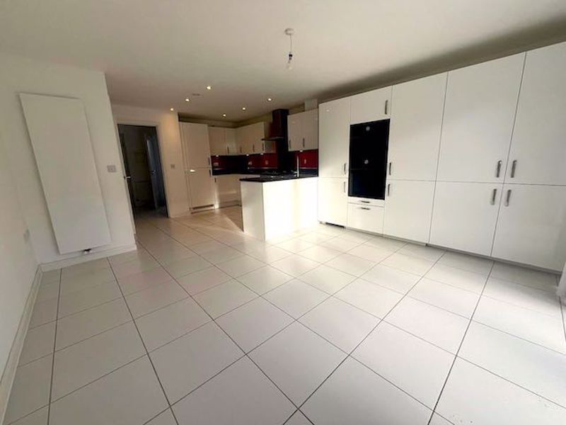 Property photo 2 of 16 Kitchen/Dining Room
