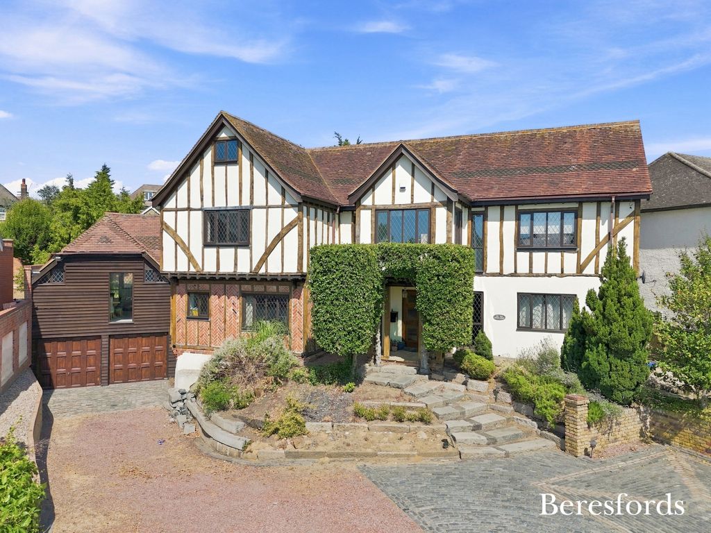 Property photo 1 of 49 Picture No. 05