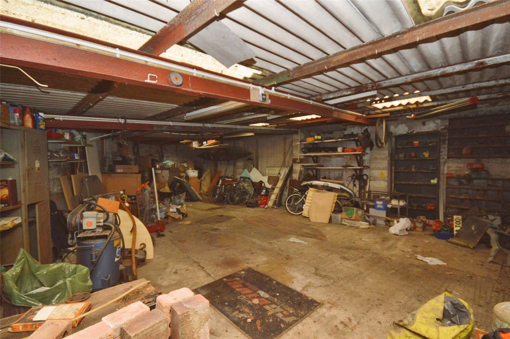Property photo 2 of 5 Picture No. 05