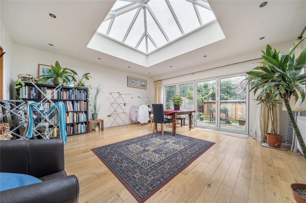 Property photo 2 of 33 Picture No. 02