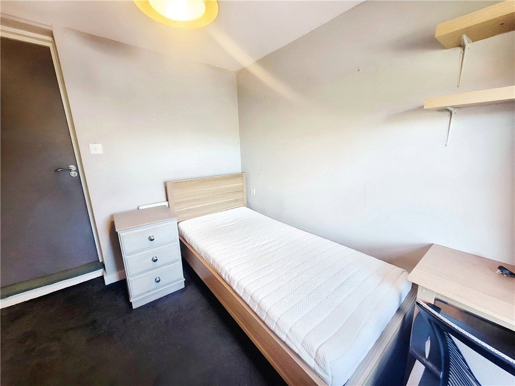 Property photo 3 of 6 Bedroom