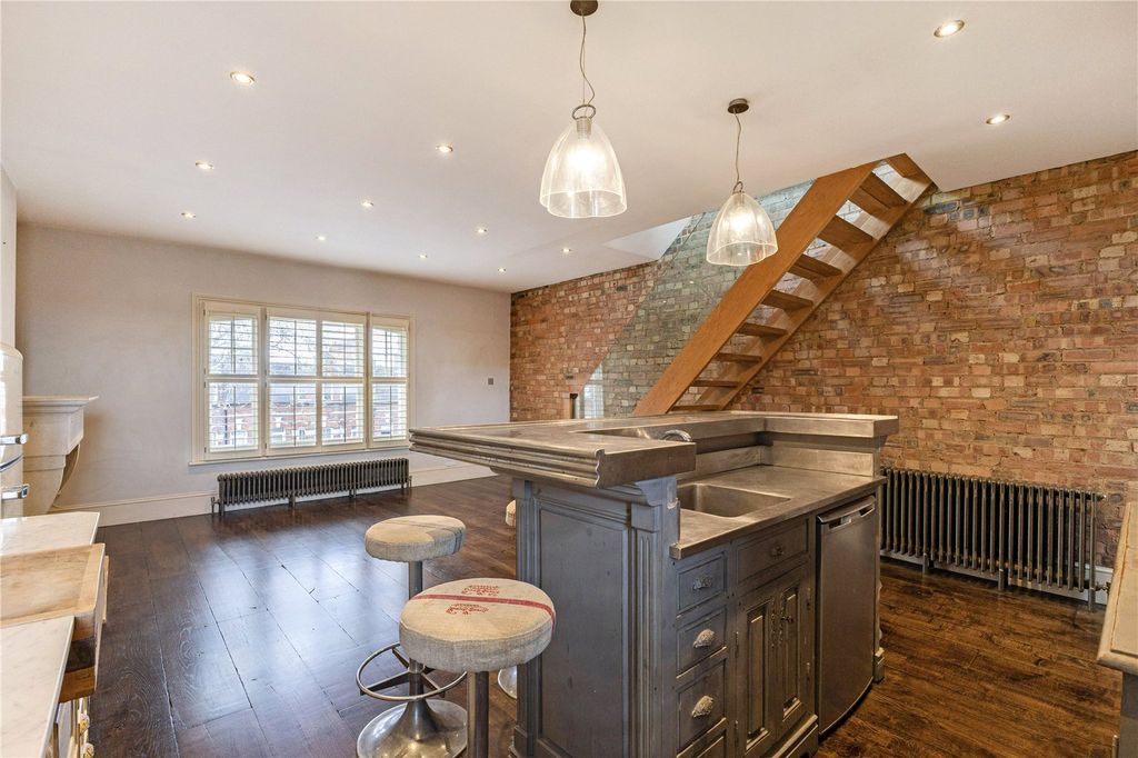 Property photo 3 of 16 Kitchen