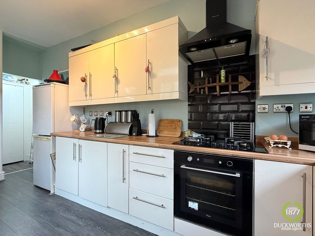 Property photo 3 of 24