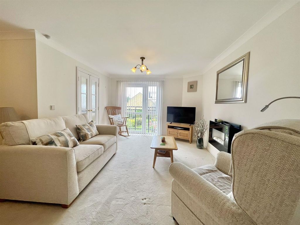 Property photo 3 of 11