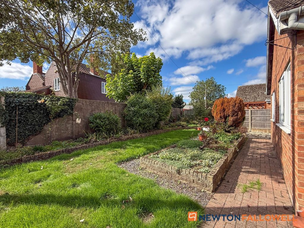 Property photo 3 of 25 Rear Garden 1